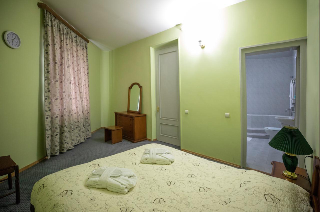 Leader Hotel กอริ ภายนอก รูปภาพ